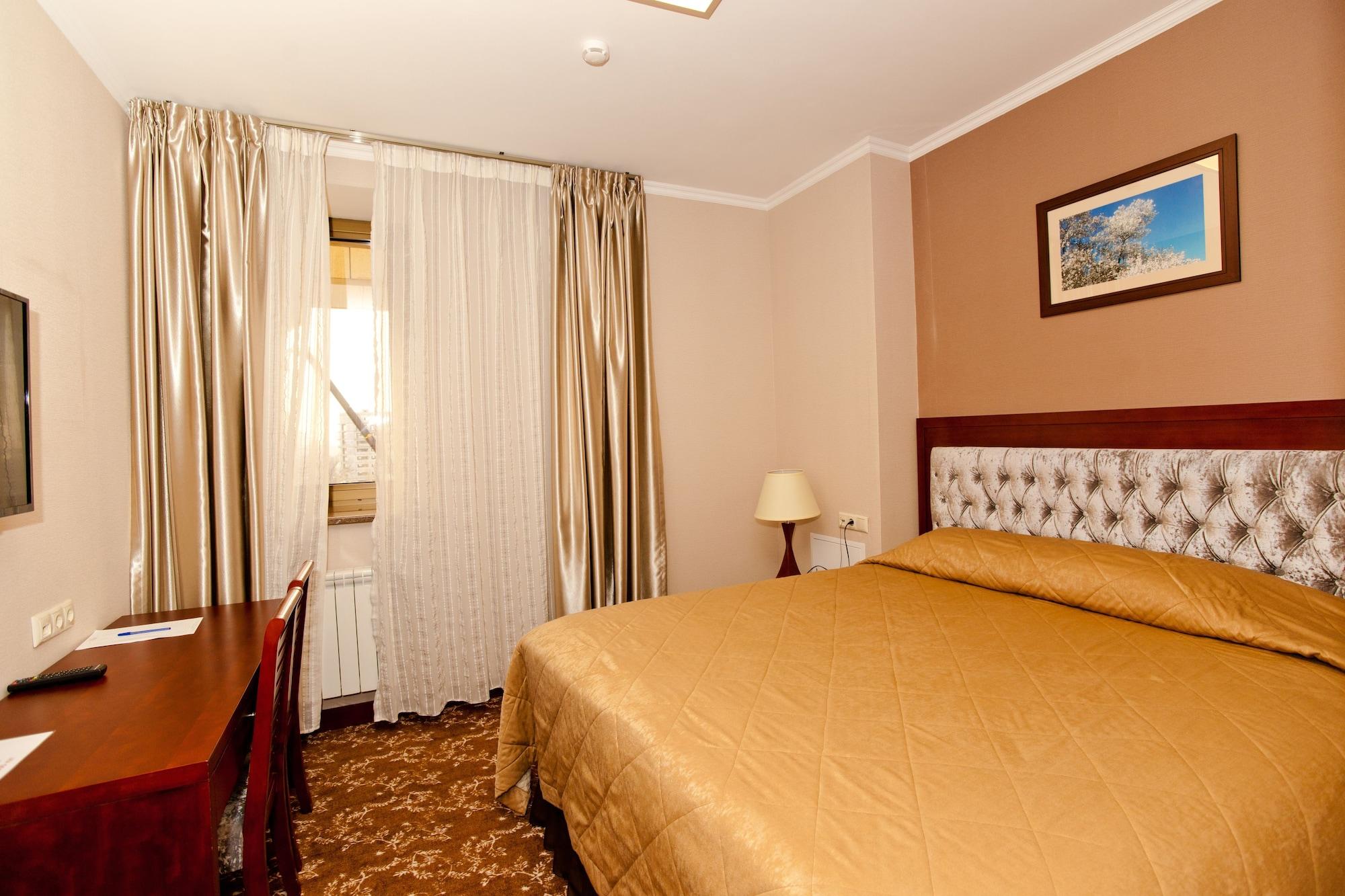 Grand Voyage Hotel Алма Ата Екстериор снимка