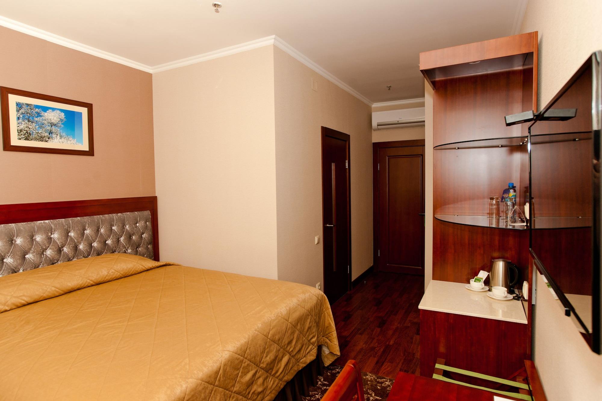 Grand Voyage Hotel Алма Ата Екстериор снимка