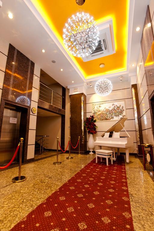 Grand Voyage Hotel Алма Ата Екстериор снимка