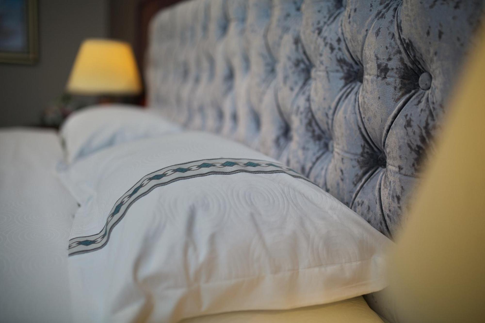 Grand Voyage Hotel Алма Ата Екстериор снимка