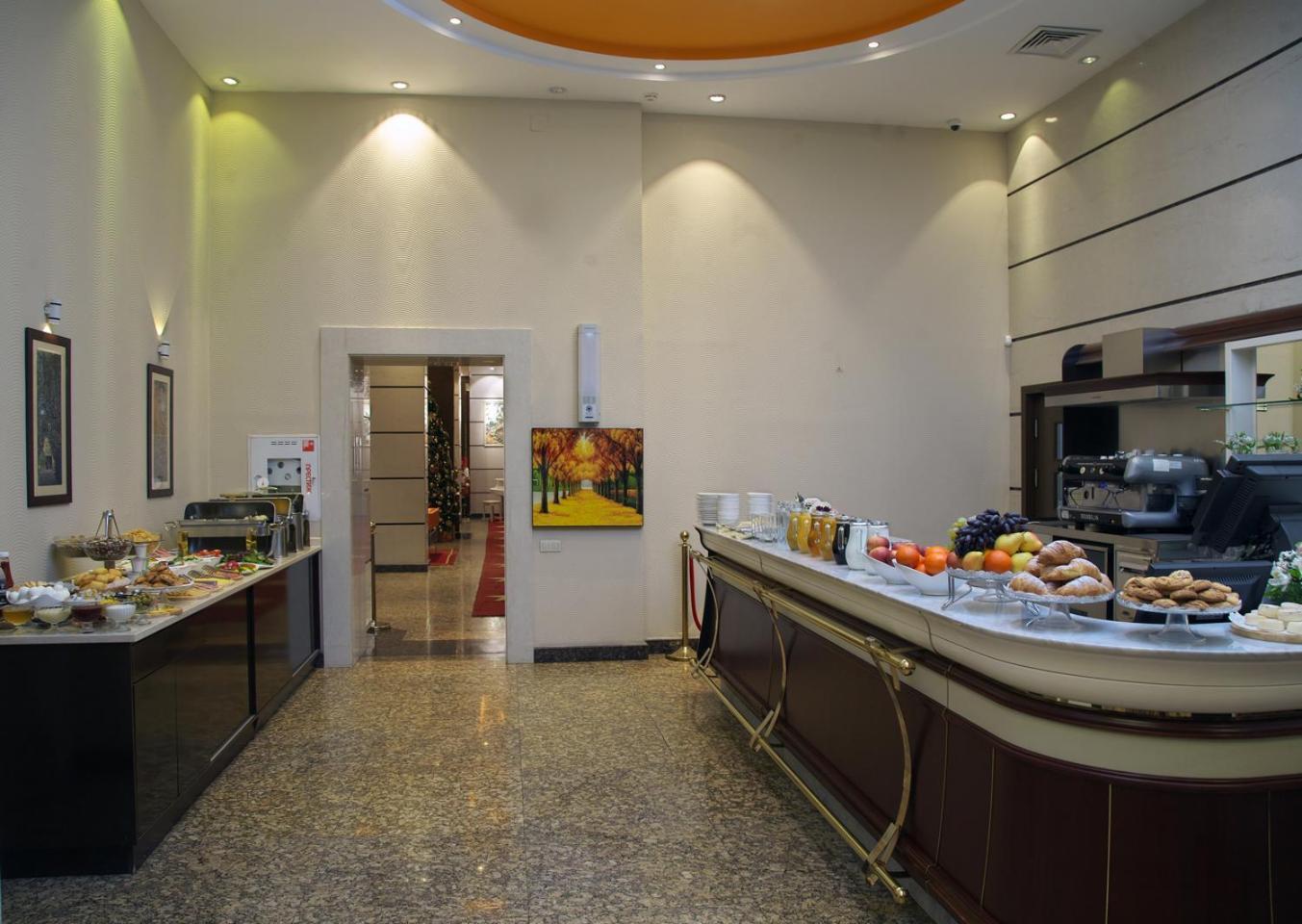 Grand Voyage Hotel Алма Ата Екстериор снимка
