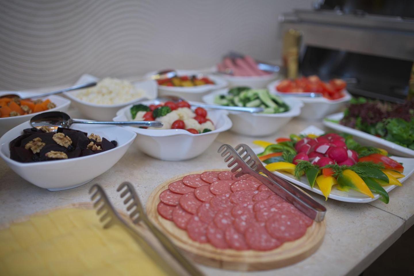 Grand Voyage Hotel Алма Ата Екстериор снимка