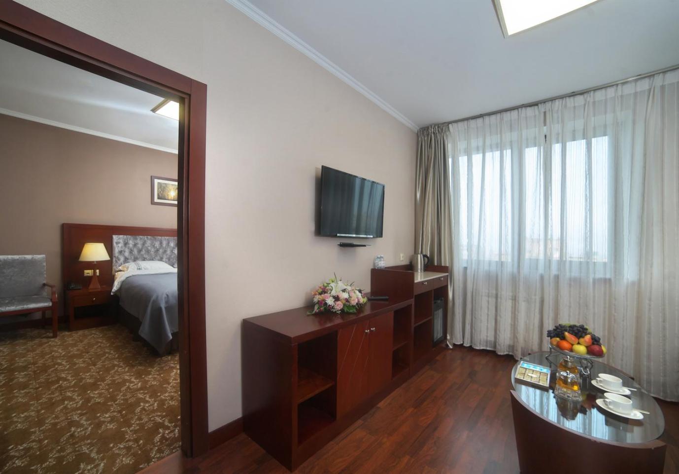 Grand Voyage Hotel Алма Ата Екстериор снимка