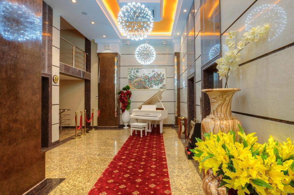 Grand Voyage Hotel Алма Ата Екстериор снимка