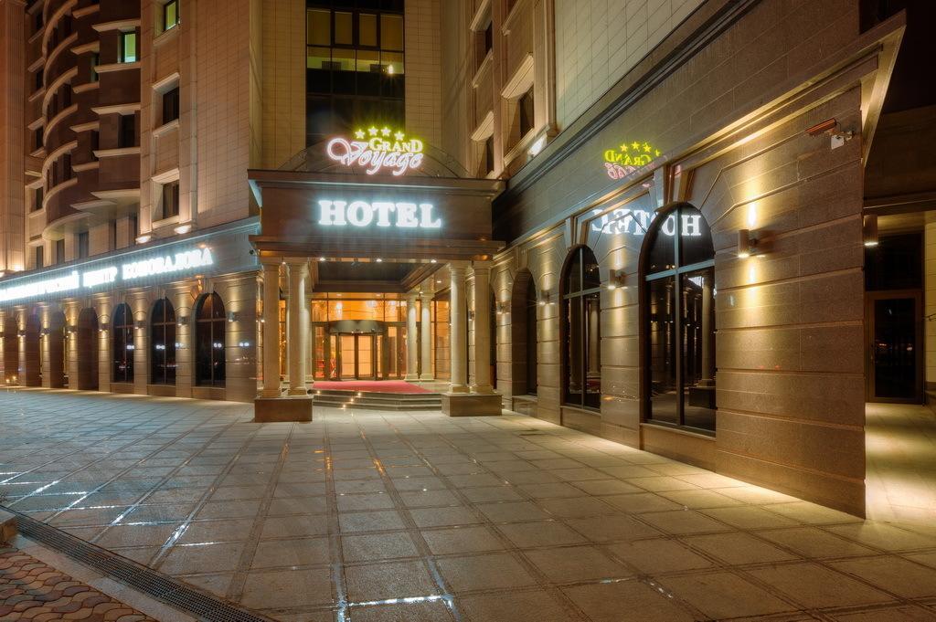 Grand Voyage Hotel Алма Ата Екстериор снимка