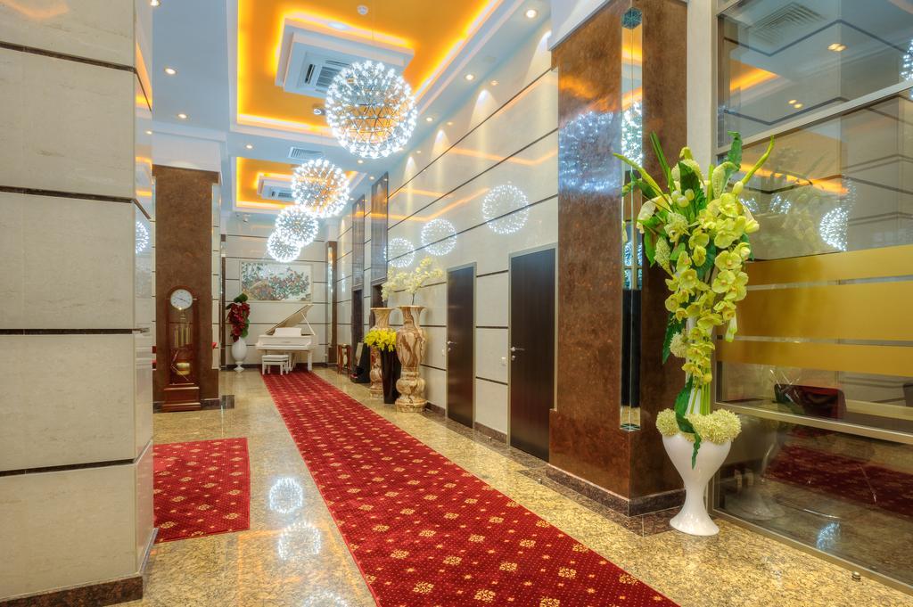 Grand Voyage Hotel Алма Ата Екстериор снимка